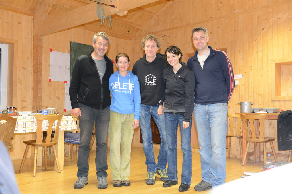 Alin Uhlmann Useriu, Gründer und Präsident des Vereins Tasuleasa Social, Anna Szekely, Director exekutiv hatte als Volunteer bei Tasuleasa Social angefangen, Holger Merkel von bionic3 GmbH, Heide Gentner von MOLL pro clima und Cordin Krujine, Professor in Holland. Er ist halb Rumäne und halb Niederländer und arbeitet als Volunteer mit. 